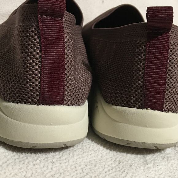 Easy Spirit maroon lightweight casual flats AMAZING condition 8.5 - Picture 5 of 9